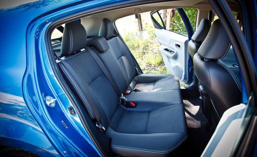 2012 Toyota Prius C задние кресла