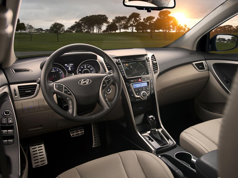 салон 2013–15 Hyundai Elantra GT (GD)