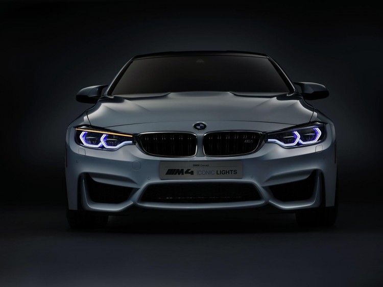 автомобиль BMW M4 Iconic Lights
