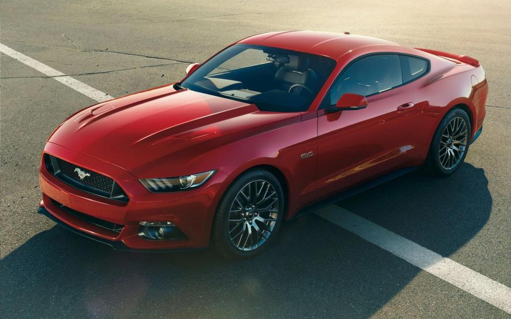 Ford Mustang модели 2015 года