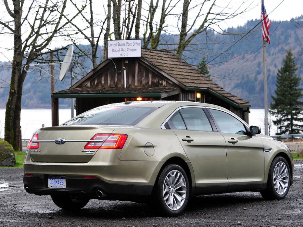 Ford Taurus 2013 года