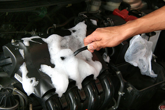 Как помыть двигатель автомобиля в домашних условиях Лайфхак