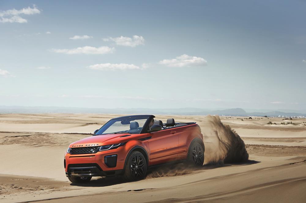 Range Rover Evoque Convertible в песках