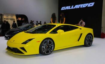 спортивный красивый автомобиль 2013 Lamborghini Gallardo LP560-4 2013 Lamborghini Gallardo LP560-4
