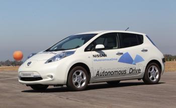 автономный автомобиль Nissan Leaf способный передвигаться самостоятельно