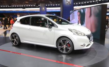 2013 Peugeot 208 GTI 2013 Peugeot 208 GTi