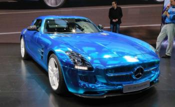 красивый Mercedes-Benz SLS AMG Coupe Electric Drive красивый Mercedes-Benz SLS AMG Coupe Electric Drive