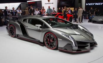 От Lamborghini Veneno у покупателей останутся лишь дыры в бумажниках и удовлетворение на душе От Lamborghini Veneno у покупателей останутся лишь дыры в бумажниках и удовлетворение на душе