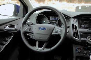руль Ford Focus 2015