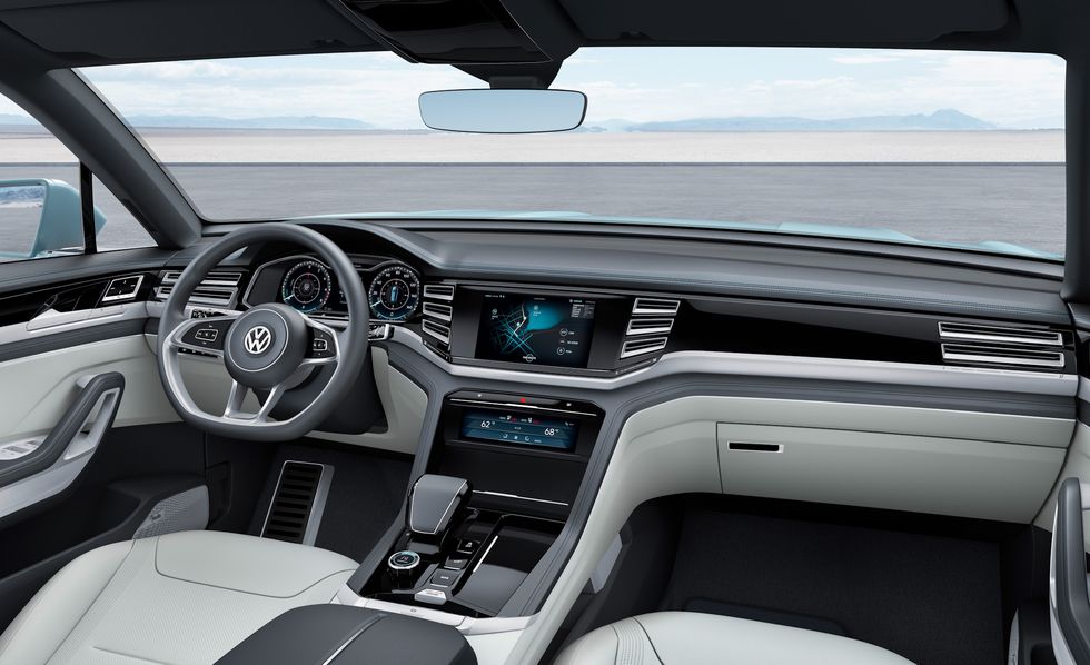 интерьер VW Cross Coupe GTE Concept